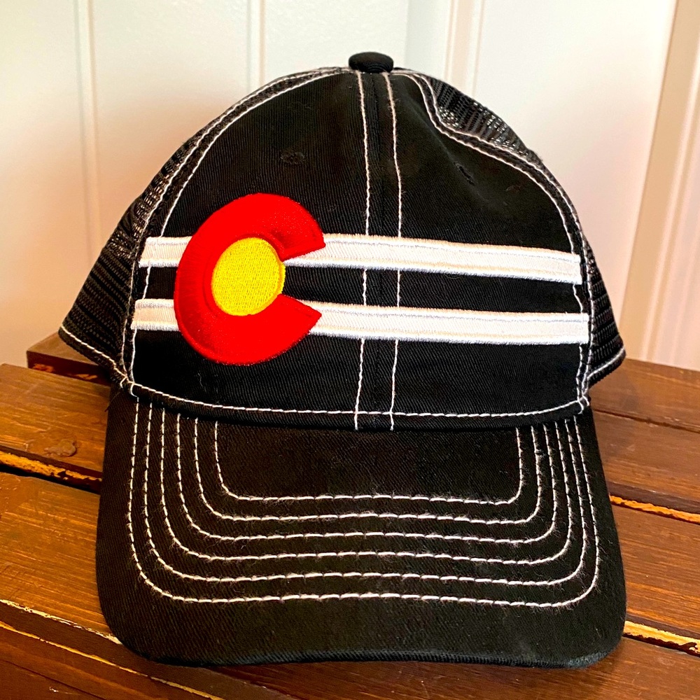 Like New!  Lovely Colorado Striped Trucker Hat
